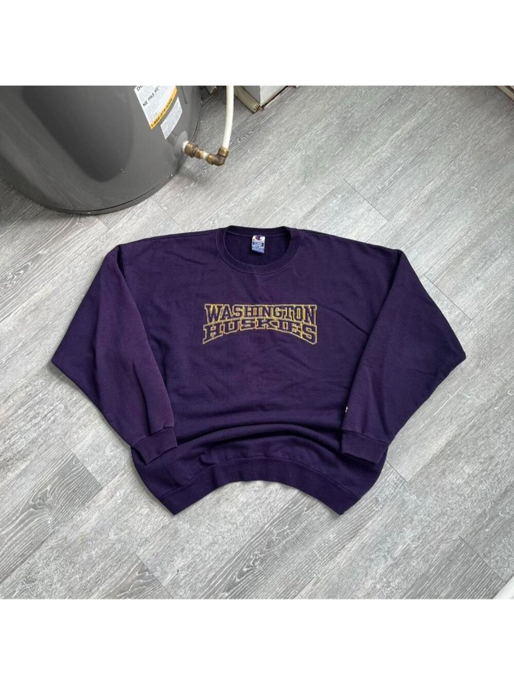Purple / Yellow Vintage 90’s Champion / Washington Huskies NCAA CrewNeck Sweater